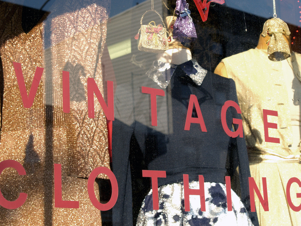 cheap vintage clothing stores